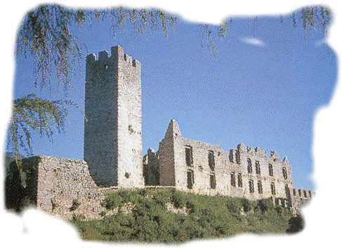 Castel Belfort, ai piedi dell’altopiano